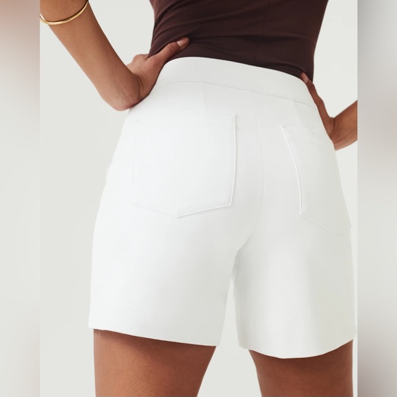 NWT SPANX On-the-Go 6” Shorts with Ultimate Opacity Technology in Classic White - Picture 5 of 9
